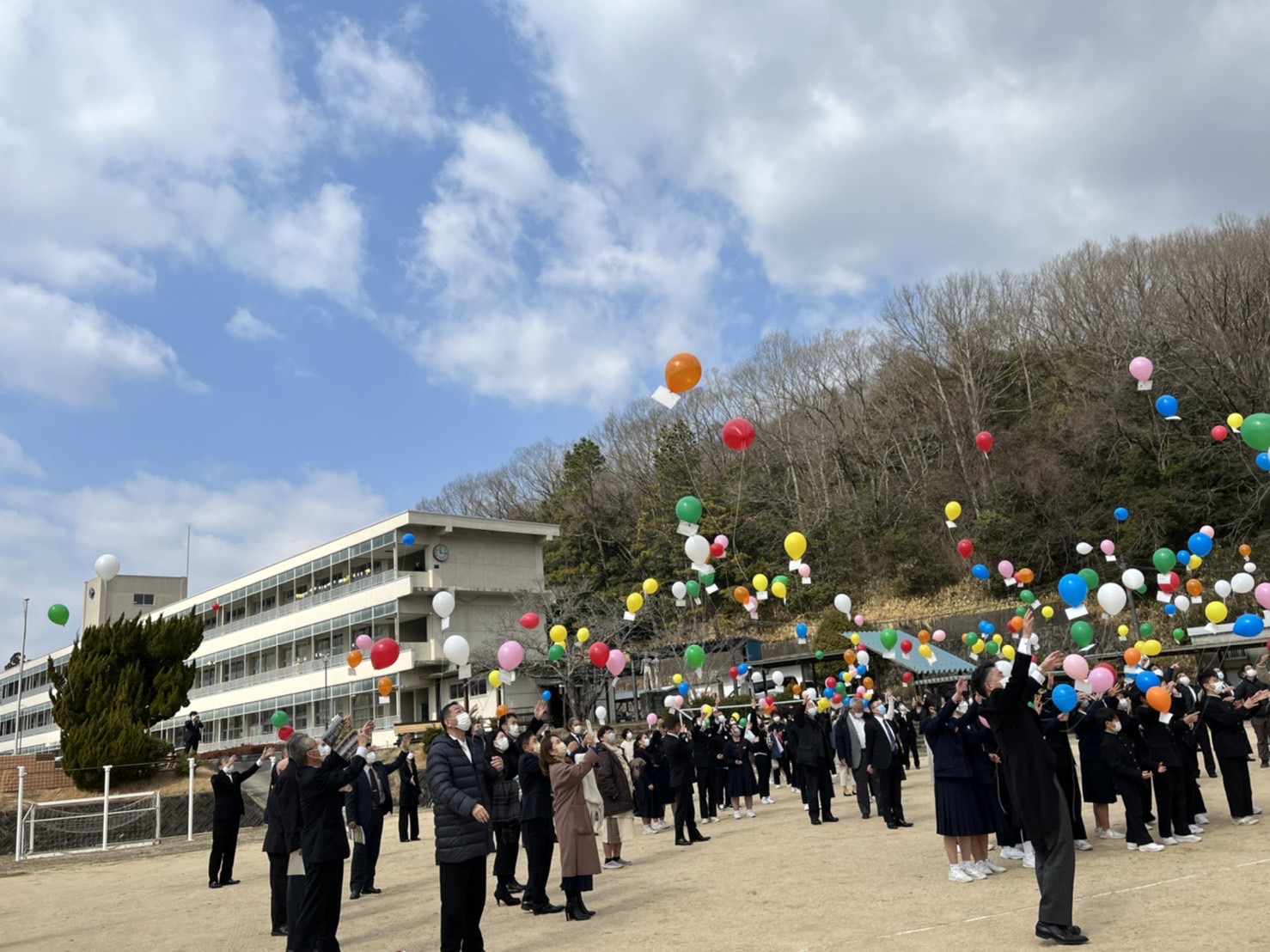 【みきらぢサンナナ】星陽中学校閉校式にてインタビュー 三木市のファンサイトThis is MIKI